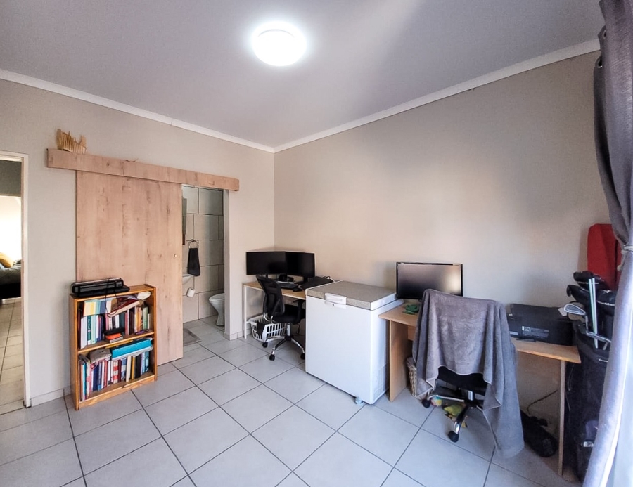 2 Bedroom Property for Sale in Van Der Hoff Park North West